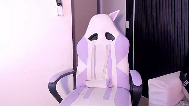 Gabrielaa Miller  online show from 12/02/25, 07:53