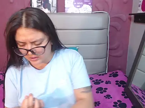 Cailing Zu online show from 10/07/25, 07:11