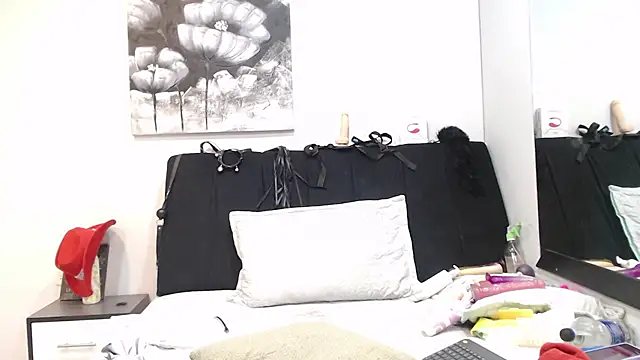 DonnaJoness online show from 10/20/25, 06:41