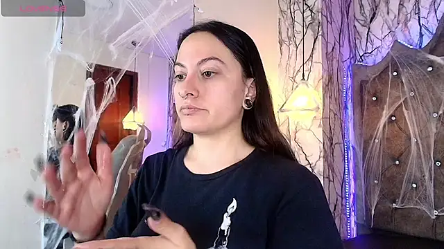 Zami Escobar of online show from 10/28/25, 06:10