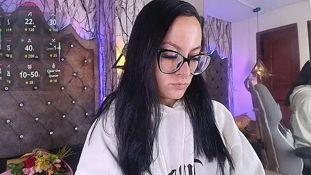 Zami Escobar of online show from 11/28/25, 06:32