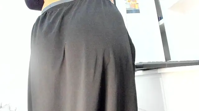 Snapshot of Ms_lunaRose chatting on 05/12/26, 01:36 Ms lunaRose online show from 05/12/26, 01:36