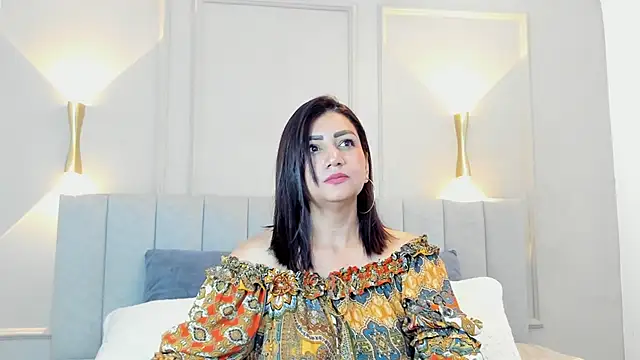 Snapshot of victoria_bourne chatting on 10/11/25, 07:23 victoria bourne online show from 10/11/25, 07:23