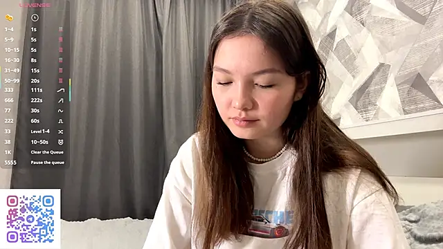 KiraVelvet online show from 11/15/25, 07:10