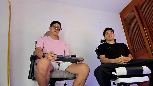 sotooliver3 online show from 03/08/26, 07:50