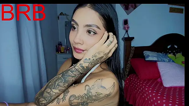 mia yireth online show from 12/22/25, 12:29