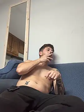 Snapshot of Snakes131 chatting on 09/15/25, 08:42 Snakes131 online show from 09/15/25, 08:42