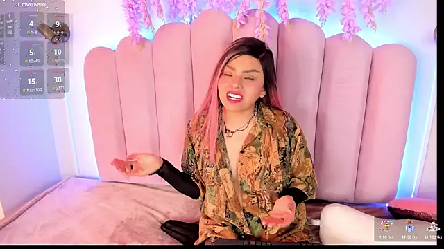 Snapshot of MissCandyliciouss chatting on 09/16/25, 12:39 MissCandyliciouss online show from 09/16/25, 12:39