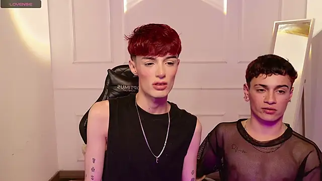 Snapshot of DougieXNova chatting on 11/02/25, 04:37 DougieXNova online show from 11/02/25, 04:37