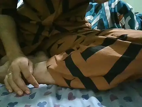 Roshani hoty online show from 01/11/26, 04:45