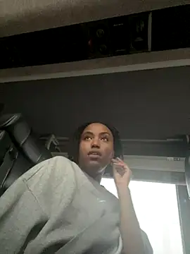 Snapshot of princesslivv chatting on 09/14/25, 10:20 princesslivv online show from 09/14/25, 10:20