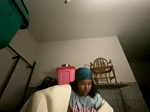 Snapshot of princesslivv chatting on 10/28/25, 04:49 princesslivv online show from 10/28/25, 04:49