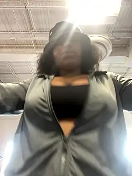 Snapshot of princesslivv chatting on 01/06/26, 05:27 princesslivv online show from 01/06/26, 05:27