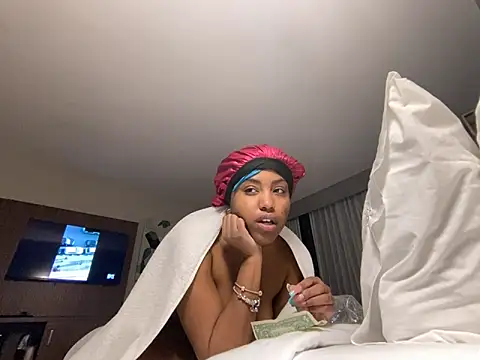 Snapshot of princesslivv chatting on 02/13/26, 07:48 princesslivv online show from 02/13/26, 07:48