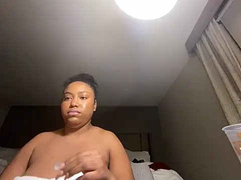 Snapshot of princesslivv chatting on 02/16/26, 08:43 princesslivv online show from 02/16/26, 08:43