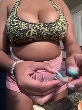 Snapshot of princesslivv chatting on 02/25/26, 06:12 princesslivv online show from 02/25/26, 06:12