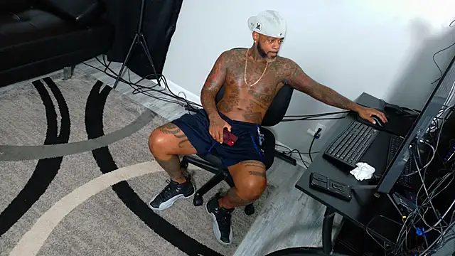 SLANGONDEMHOES online show from 10/26/25, 12:44