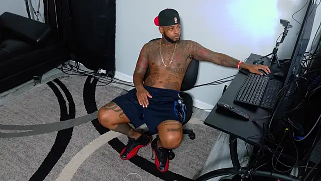 SLANGONDEMHOES online show from 11/15/25, 09:21