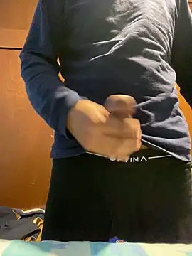 Snapshot of zzagreo chatting on 09/30/25, 06:18 zzagreo online show from 09/30/25, 06:18