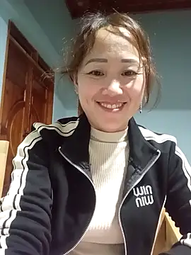 Snapshot of Fienjr chatting on 03/26/26, 02:22 Fienjr online show from 03/26/26, 02:22