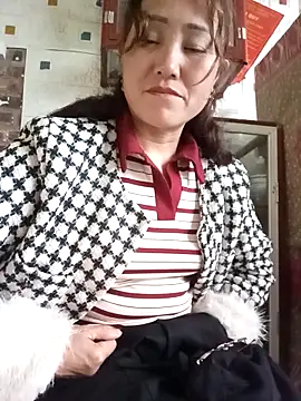 Snapshot of Fienjr chatting on 05/10/26, 10:53 Fienjr online show from 05/10/26, 10:53
