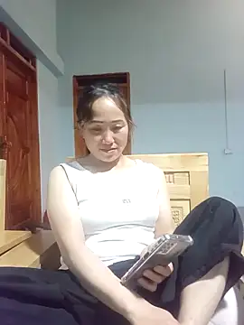 Snapshot of Fienjr chatting on 05/12/26, 02:03 Fienjr online show from 05/12/26, 02:03