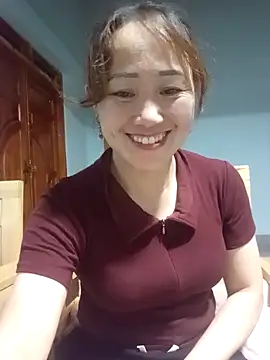 Snapshot of Fienjr chatting on 05/13/26, 02:14 Fienjr online show from 05/13/26, 02:14