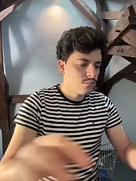 Snapshot of dock_75 chatting on 11/05/25, 10:48 dock 75 online show from 11/05/25, 10:48