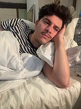 Snapshot of dock_75 chatting on 11/06/25, 08:26 dock 75 online show from 11/06/25, 08:26