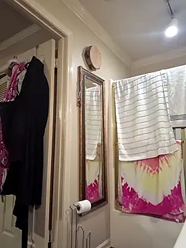 Snapshot of mresquared chatting on 02/24/26, 10:19 mresquared online show from 02/24/26, 10:19