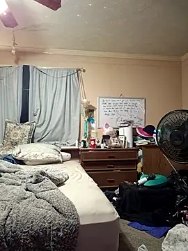 Snapshot of mresquared chatting on 03/11/26, 04:57 mresquared online show from 03/11/26, 04:57