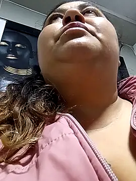 curvy diva  online show from 11/17/25, 08:20