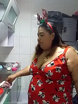 Snapshot of curvy_diva_ chatting on 12/22/25, 10:56 curvy diva online show from 12/22/25, 10:56