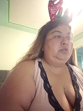 Snapshot of curvy_diva_ chatting on 12/22/25, 11:02 curvy diva online show from 12/22/25, 11:02