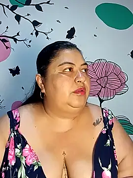 Snapshot of curvy_diva_ chatting on 01/12/26, 09:25 curvy diva online show from 01/12/26, 09:25