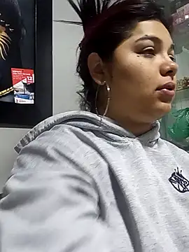 snow belle online show from 09/12/25, 03:06