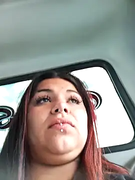 snow belle online show from 11/10/25, 02:16