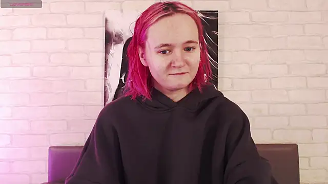 Ericha Stone online show from 09/29/25, 01:22