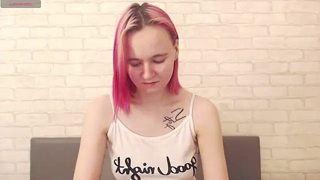 Ericha Stone online show from 10/18/25, 01:52