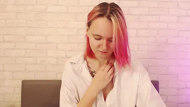 Ericha Stone online show from 11/28/25, 01:19