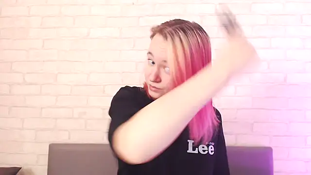 Ericha Stone online show from 12/04/25, 08:01