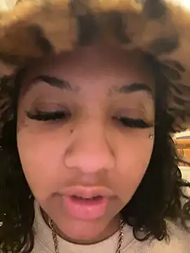 StylishEchium online show from 11/26/25, 07:59