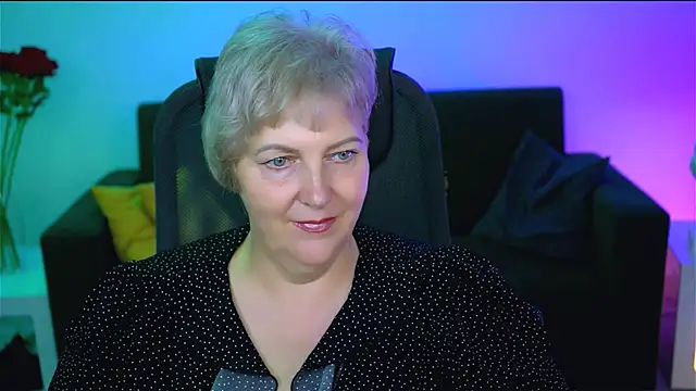 MaryMogan online show from 10/14/25, 04:13