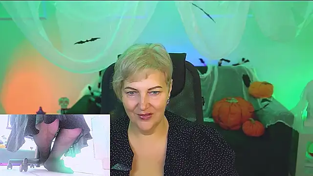 MaryMogan online show from 10/21/25, 04:13