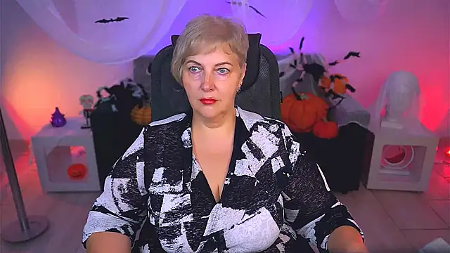 MaryMogan online show from 10/23/25, 04:45