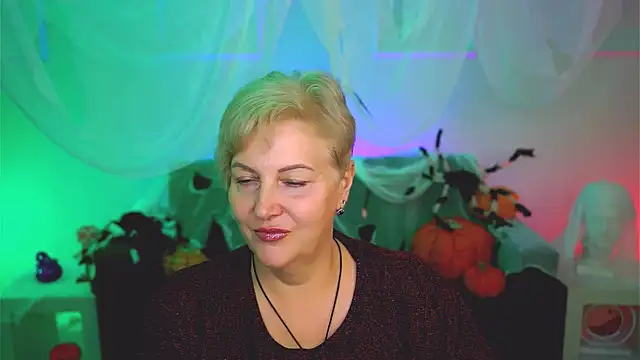 MaryMogan online show from 10/26/25, 12:22