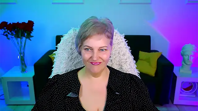 MaryMogan online show from 11/17/25, 04:51