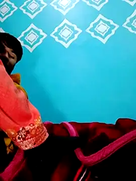 Pahadi couple online show from 12/17/25, 07:58