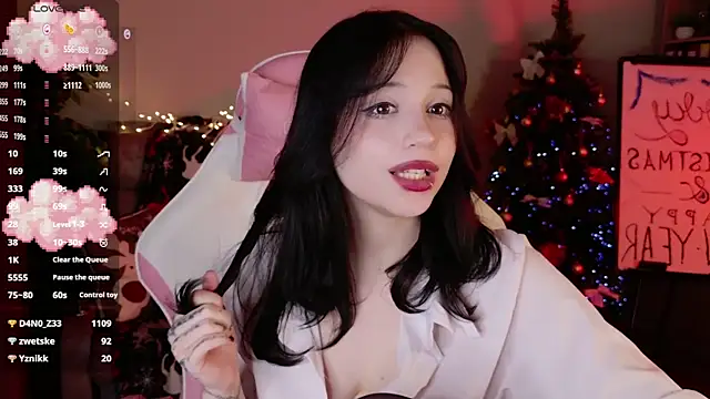 YourLittleDevil online show from 12/13/25, 07:53