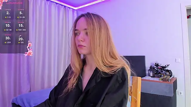 JanetShy online show from 10/05/25, 07:07